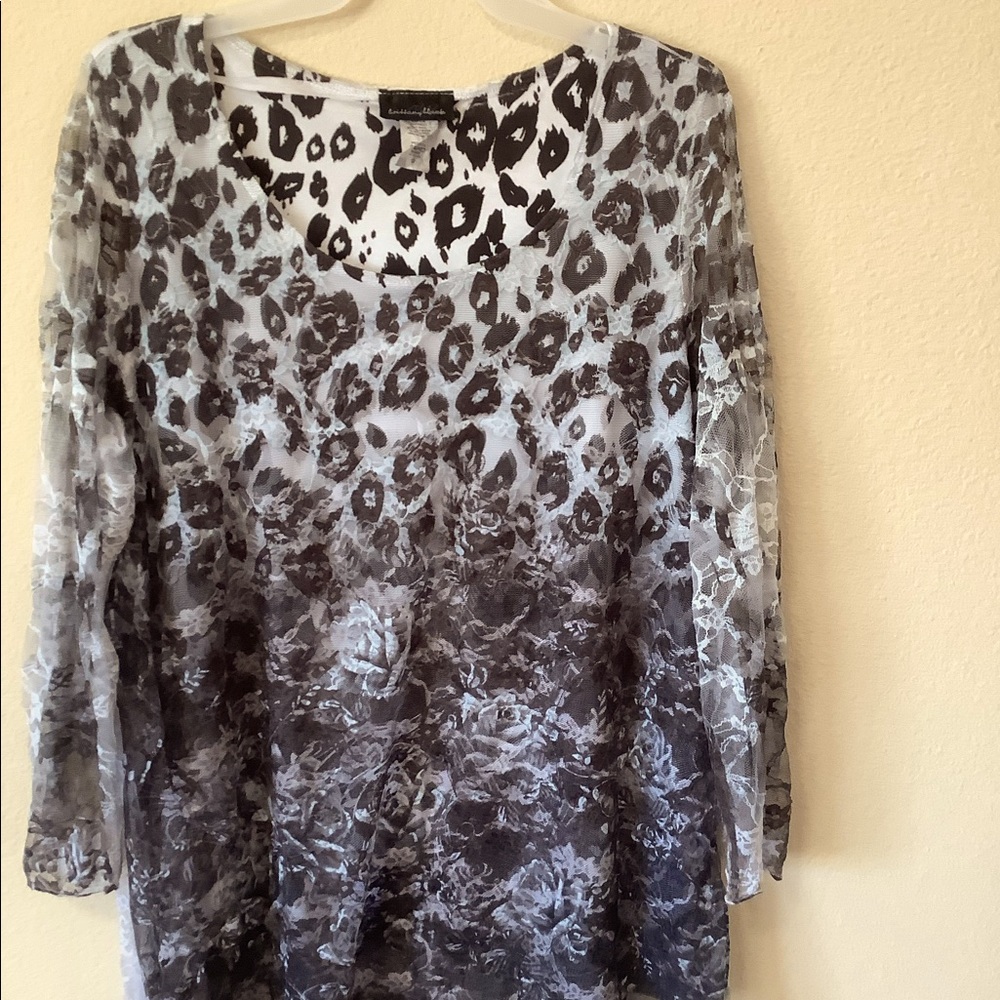 Beautiful Net Tops Leopard Prints Like New Delica… - image 1